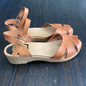 Swedish Hasbeens Platform Clogs Size:40